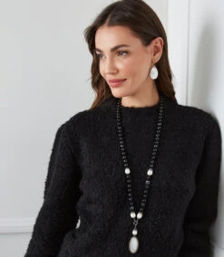 Beaded Long Mother Of Pearl Necklace -Karen Kane karenkane 2022 winter 4L89580 BLK 005