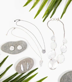 Feather Pendant Necklace -Karen Kane pearl